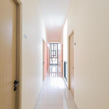 Sans Hotel Clover Ace Surabaya By Reddoorz Buitenkant foto